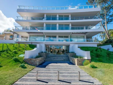Venta de Apartamento 2 dormitorios- Playa Mansa