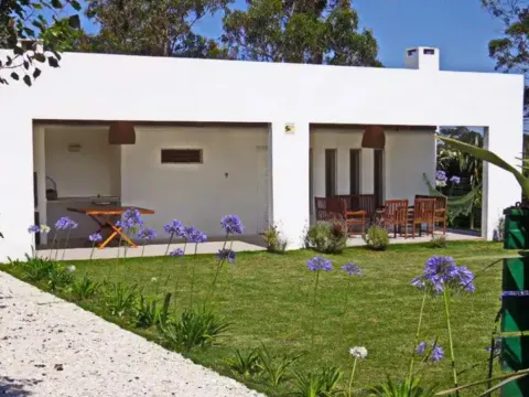 VENTA DE CASA 2 DORMITORIOS EN ESQUINA EN EL CHORRO
