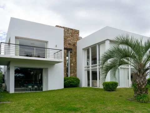 Alquiler y venta casa 3 dorm en Club de Mar
