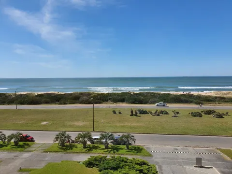 Alquiler de temporada 4 dormitorios en Playa Brava