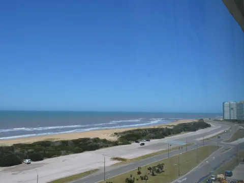 Apartamento primera linea alquiler temporada- Playa Brava
