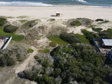 únicos 2000 mts2 sobre el mar en jose Ignacio