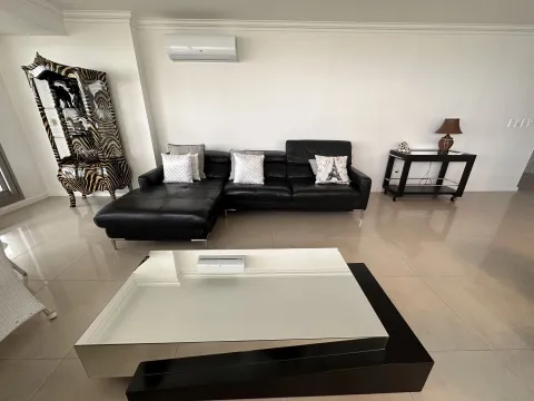 Venta de apartamento 3 dormitorios- Playa Brava