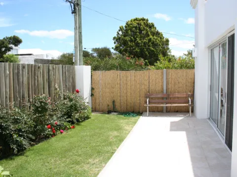 ALQ TEMPORARIO CASA 4 DORMITORIOS LA BARRA MB UBICACIÓN — foto 2