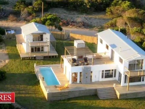 Alquiler casa 5 dorm en Arenas de Jose Ignacio frente al mar