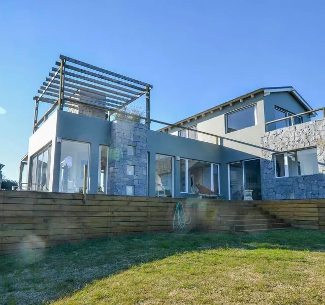 Alquiler casa 5 dorm en Arenas de Jose Ignacio frente al mar — foto 2