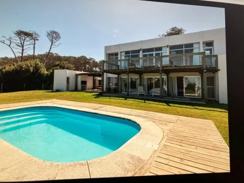 Alquiler casa 3 dorm en La juanita a 3' de jose Ignacio