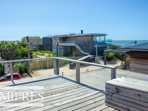 Alquiler casa 4 dormitorios vista al mar Jose Ignacio