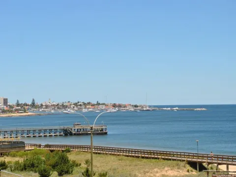 Apartamento en alquiler 4 dormitorios- Playa Mansa