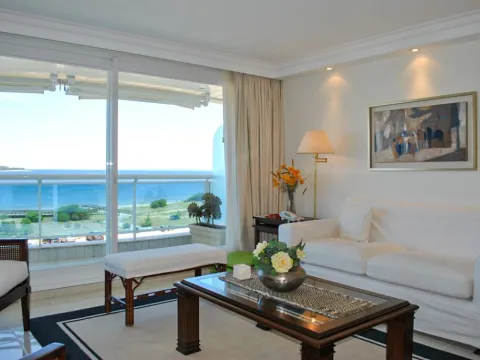 Apartamento en alquiler 4 dormitorios- Playa Mansa — foto 4