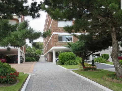 Venta apartamento 1 dormitorio- Playa Mansa — foto 2