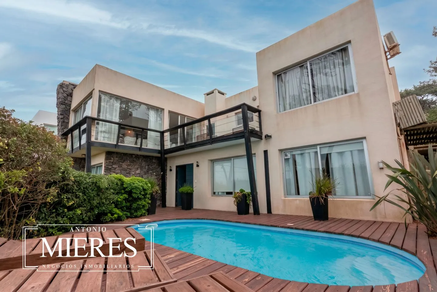 VENTA ,CASA ,6 DORMITORIOS ,MONTOYA, C/PISCINA — foto 1