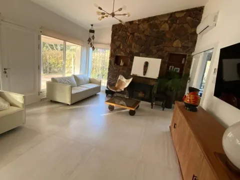 Alquiler temporada casa 3 dormitorios- Playa Mansa — foto 3