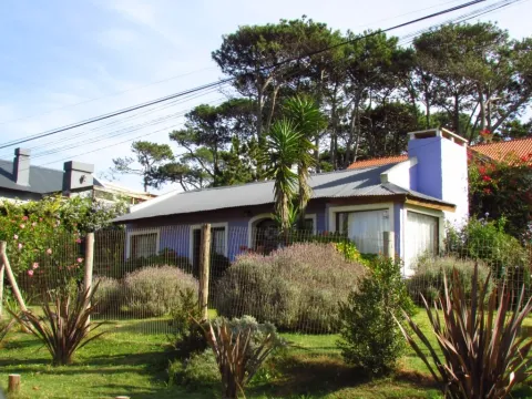 ALQ TEMP DE CASA EN MONTOYA 3 DORM, MB UBICACION