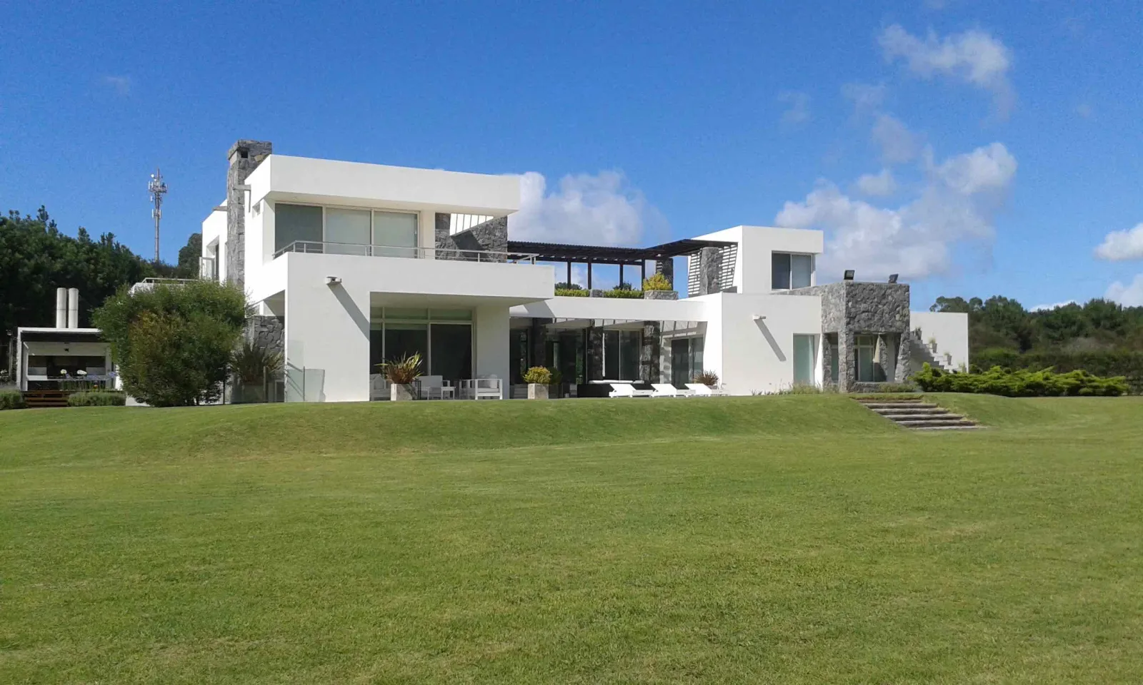 VENTA CASA 693 M2 1RA CALIDAD 5 DORM MANGRULLOS MANANTIALES — foto 1