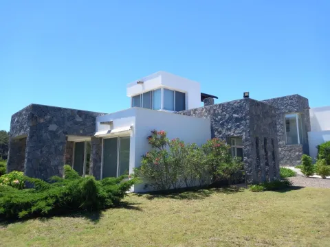 VENTA CASA 693 M2 1RA CALIDAD 5 DORM MANGRULLOS MANANTIALES — foto 5