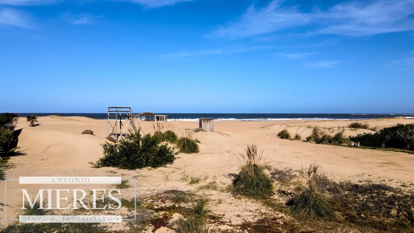 Terreno en venta sobre el mar a 3' de Jose Ignacio — foto 1