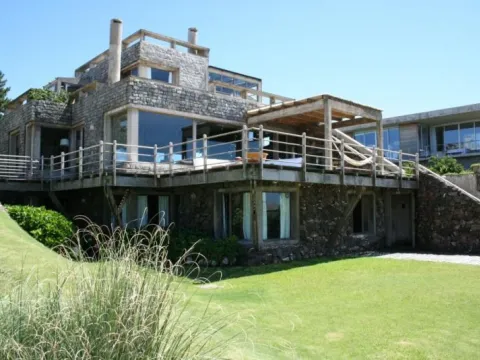 ALQ TEMP CASA 5 DORM C/PISCINA A PASOS DE PLAYA PTA PIEDRAS