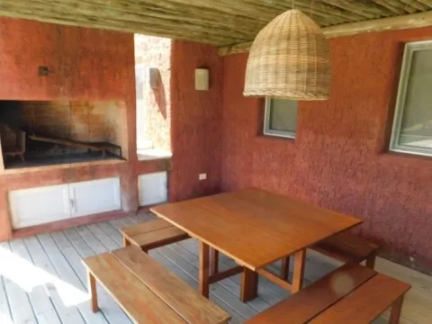 VENTA ALQ TEMP CASA 5 DORM PISCINA A MTS DE PLAYA PTA PIEDRA — foto 4