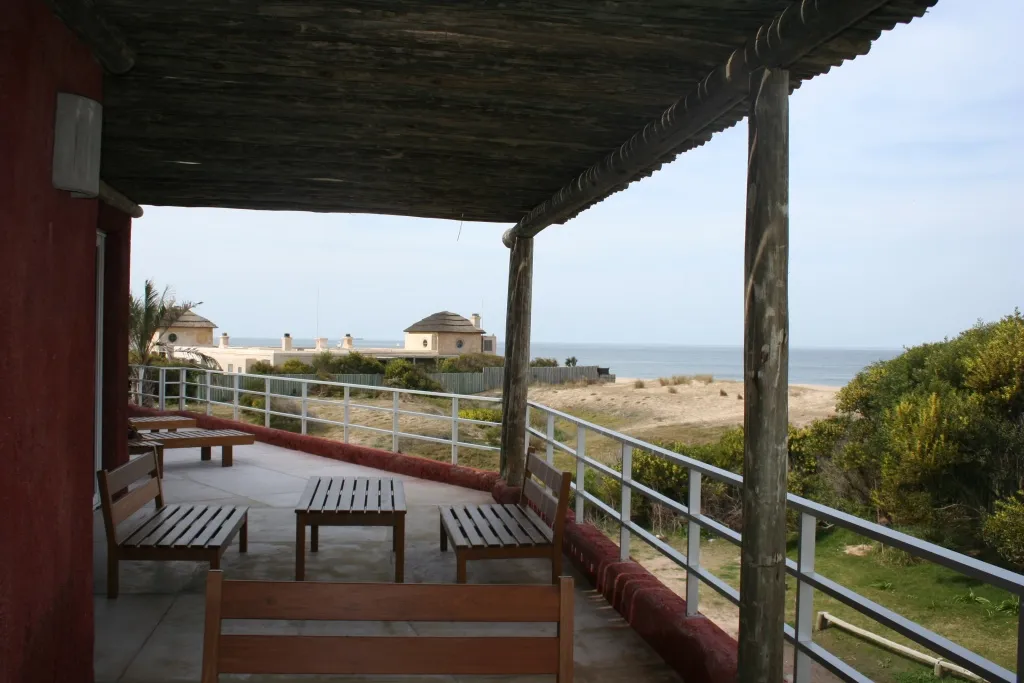 VENTA ALQ TEMP CASA 5 DORM PISCINA A MTS DE PLAYA PTA PIEDRA — foto 5