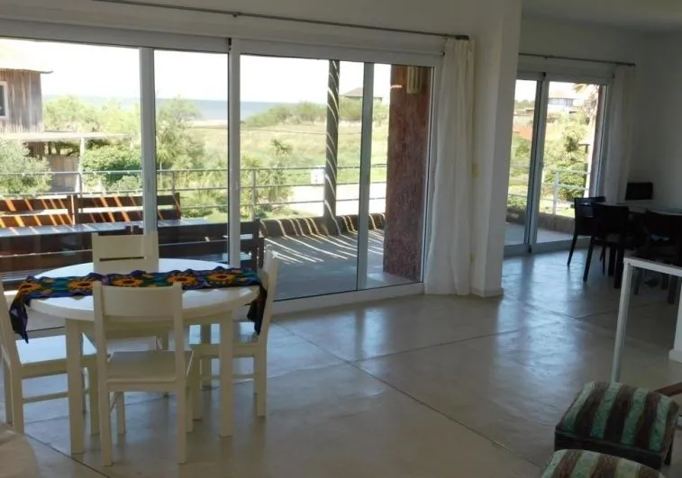 VENTA ALQ TEMP CASA 5 DORM PISCINA A MTS DE PLAYA PTA PIEDRA — foto 8