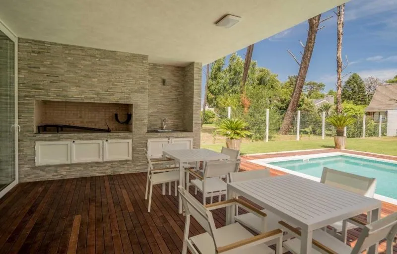 Venta casa 4 dormitorios- Bvar Artigas Barrio Privado — foto 13