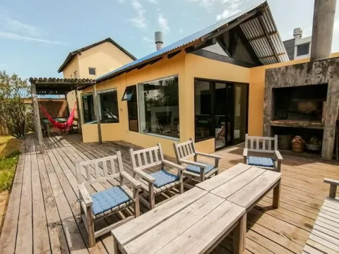 Alquiler casa 3 dorm en Jose Ignacio a pasos del mar!