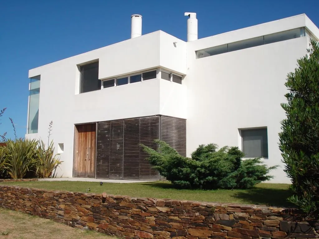 ALQUILER TEMP CASA 3 DORM C/PISICINA EN PUNTA PIEDRAS — foto 1