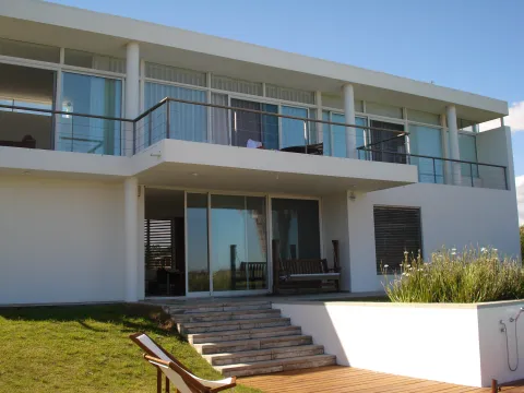 ALQUILER TEMP CASA 3 DORM C/PISICINA EN PUNTA PIEDRAS — foto 2