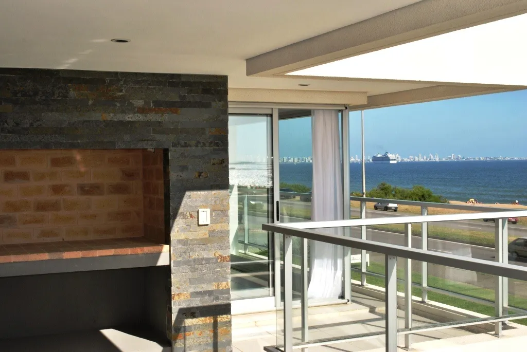 Venta apartamento 4 dormitorios- Playa Mansa — foto 2
