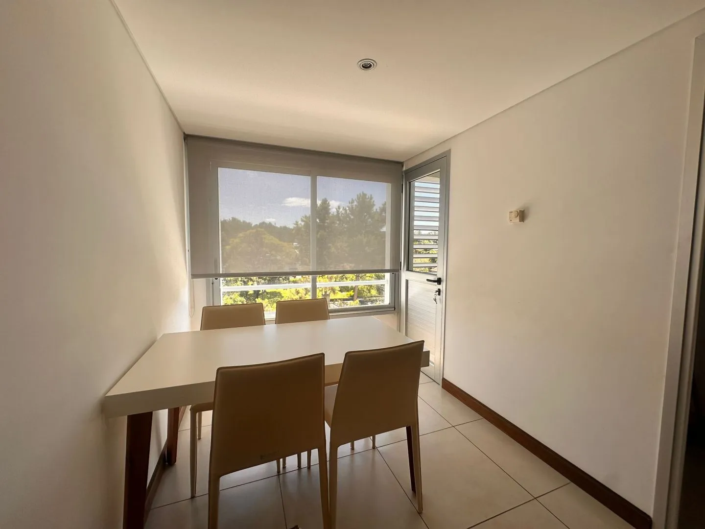 Alquiler apartamento 4 dormitorios - Playa Mansa — foto 9