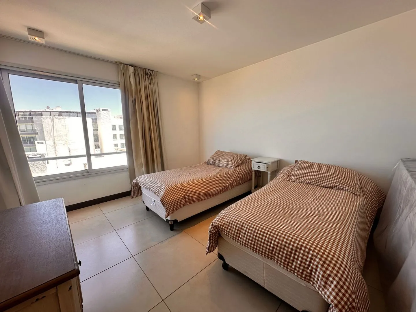 Alquiler apartamento 4 dormitorios - Playa Mansa — foto 15
