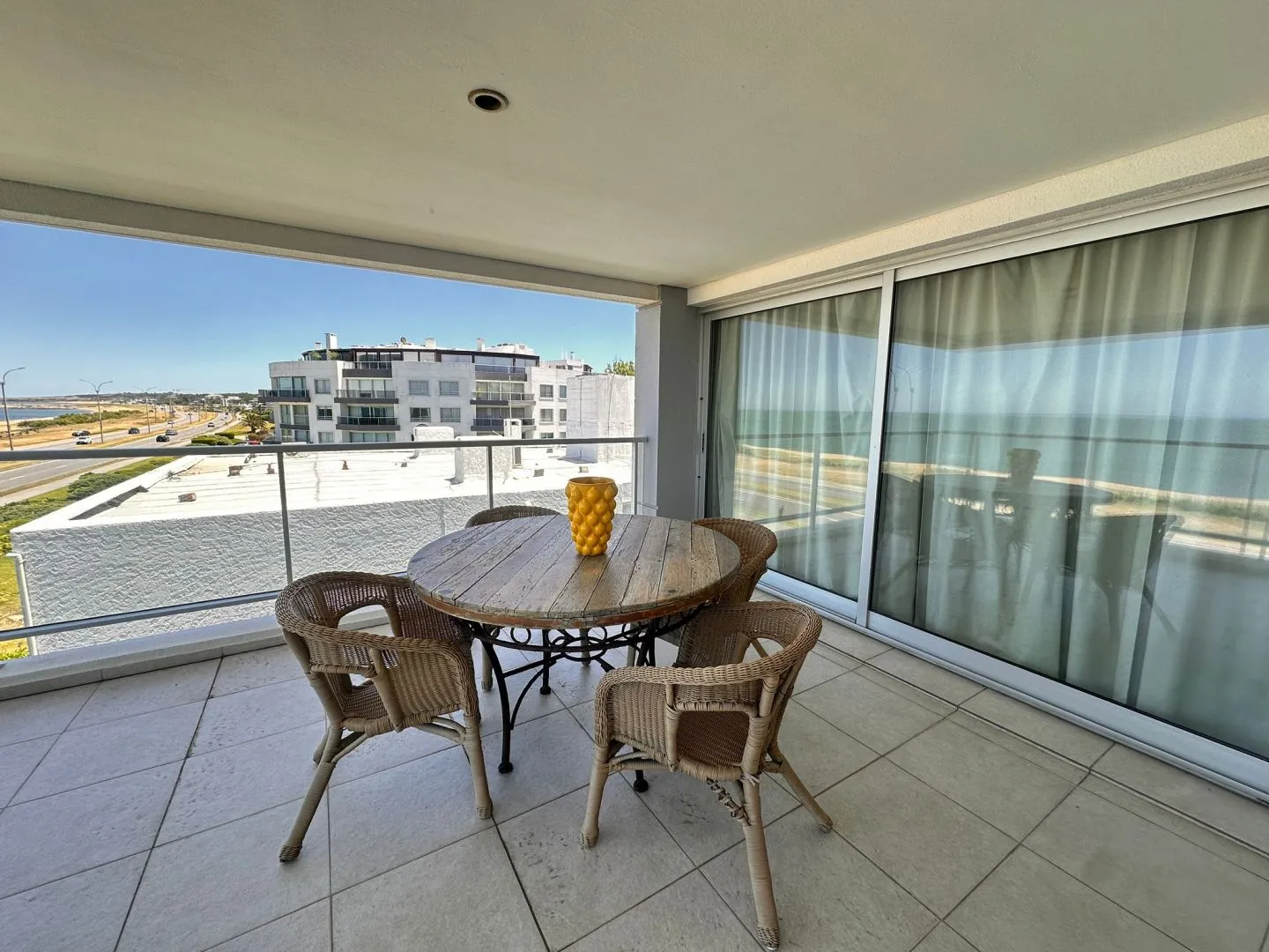 Alquiler apartamento 4 dormitorios - Playa Mansa — foto 24