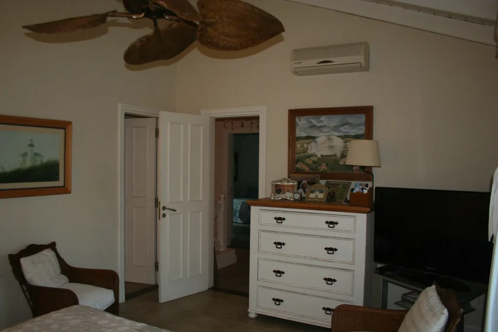 VENTA CASA 4 DORMITORIOS C/PISCINA MB UBICACION LA BARRA — foto 11