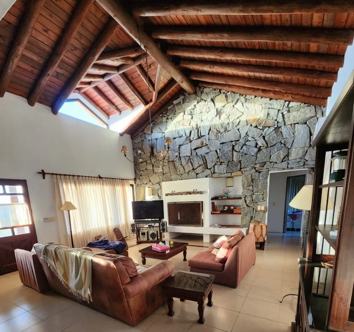 VENTA CASA 4 DORMITORIOS EN B° CERRADO EL QUIJOTE LA BARRA — foto 14