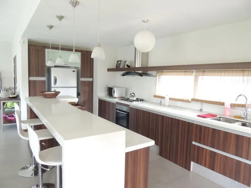 ALQ TEMPORARIO CASA 4 DORMITORIOS C/PSICINA LA BARRA — foto 4