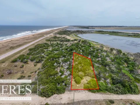 Venta de lote 1239m2 en El caracol a cuadra del mar y laguna